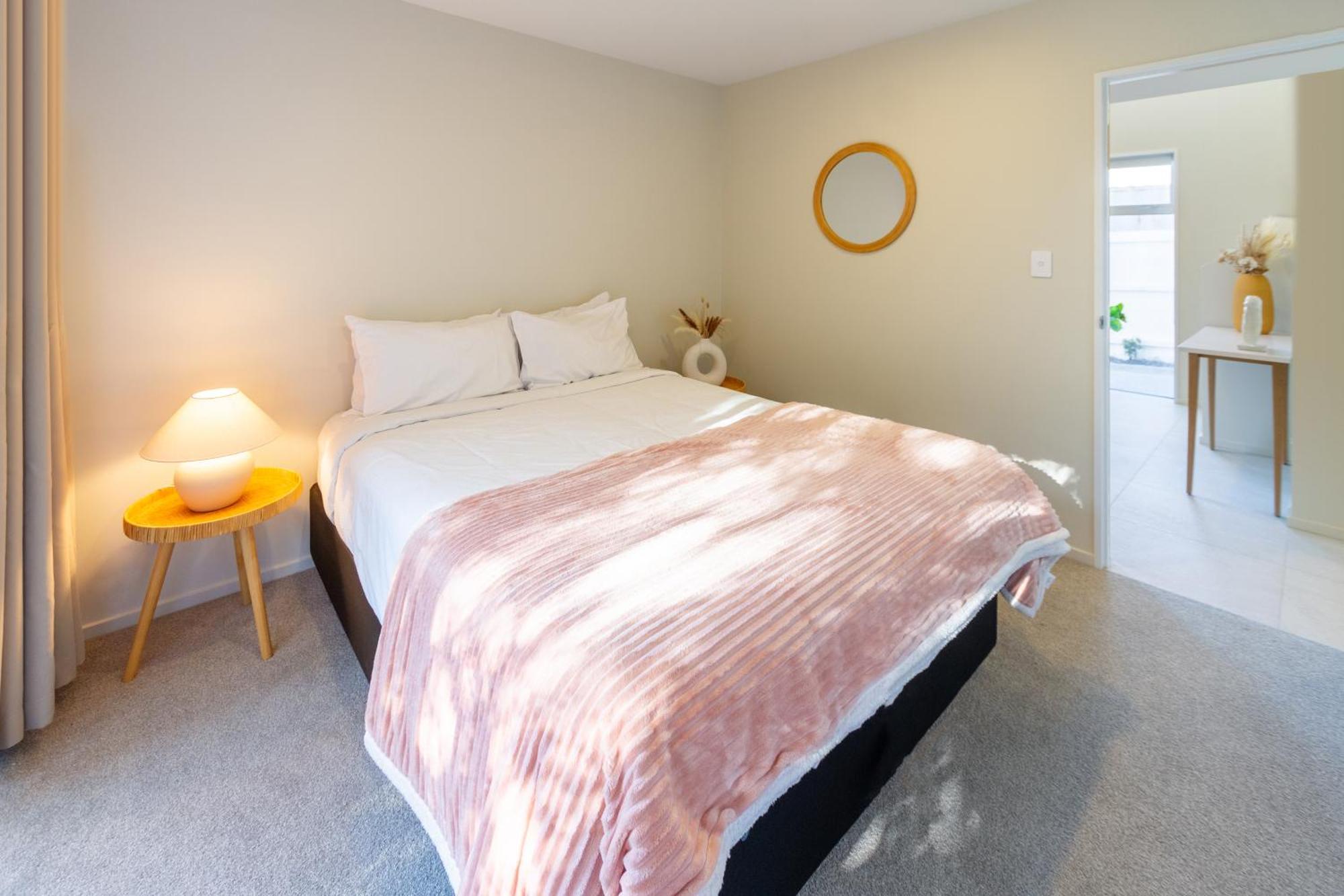 Luxury Beachside Living Elegant 3-Bedroom Haven Christchurch Exterior photo