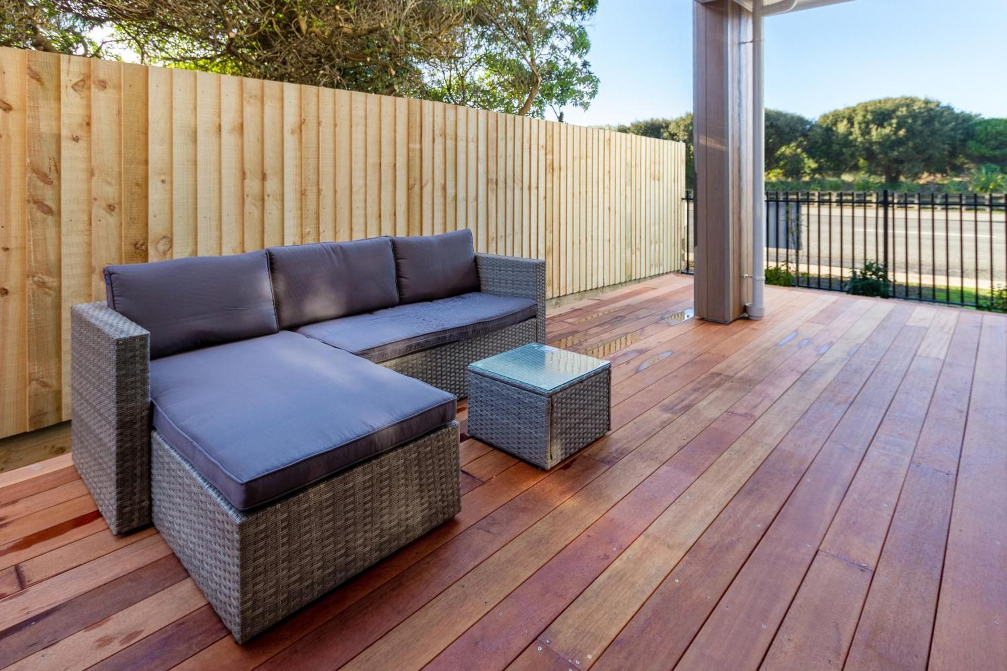 Luxury Beachside Living Elegant 3-Bedroom Haven Christchurch Exterior photo