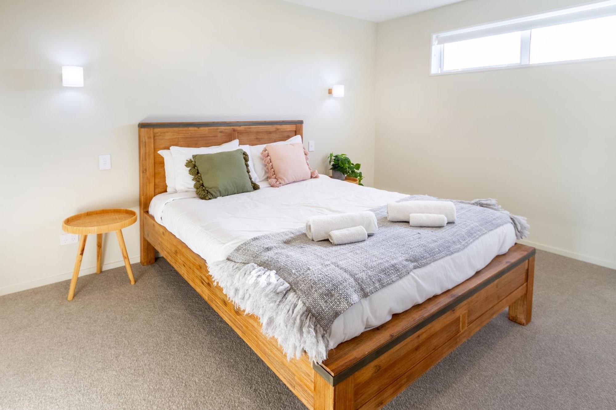 Luxury Beachside Living Elegant 3-Bedroom Haven Christchurch Exterior photo
