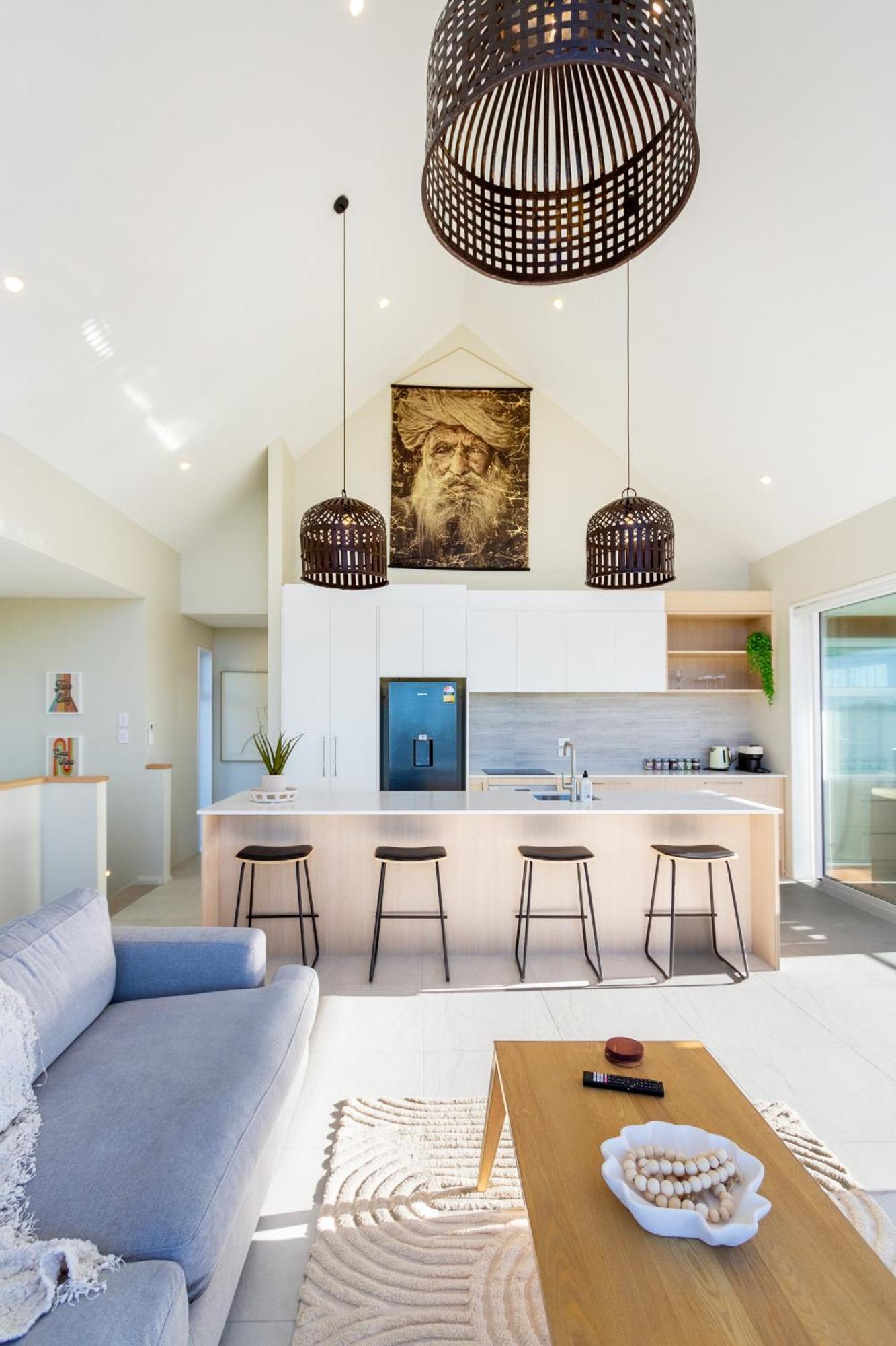 Luxury Beachside Living Elegant 3-Bedroom Haven Christchurch Exterior photo